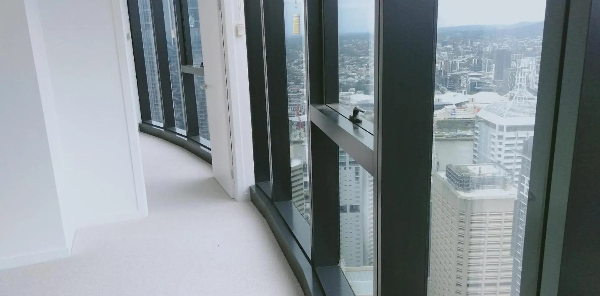 Brisbane Skytower -Sky High- 3 Bedroom Luxury Apartment With 2 Bathrooms 0*,