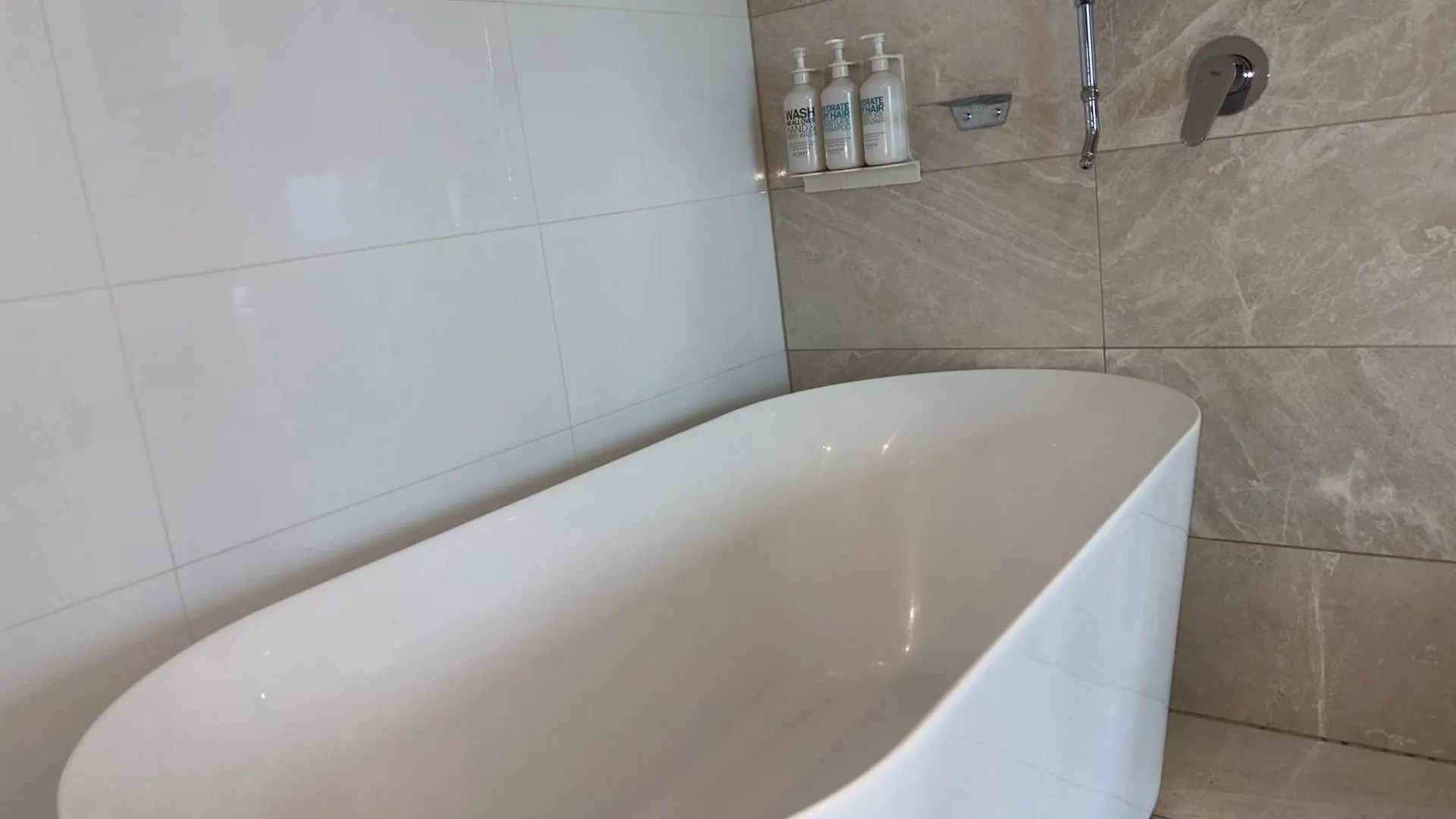 Brisbane Skytower -Sky High- 3 Bedroom Luxury Apartment With 2 Bathrooms