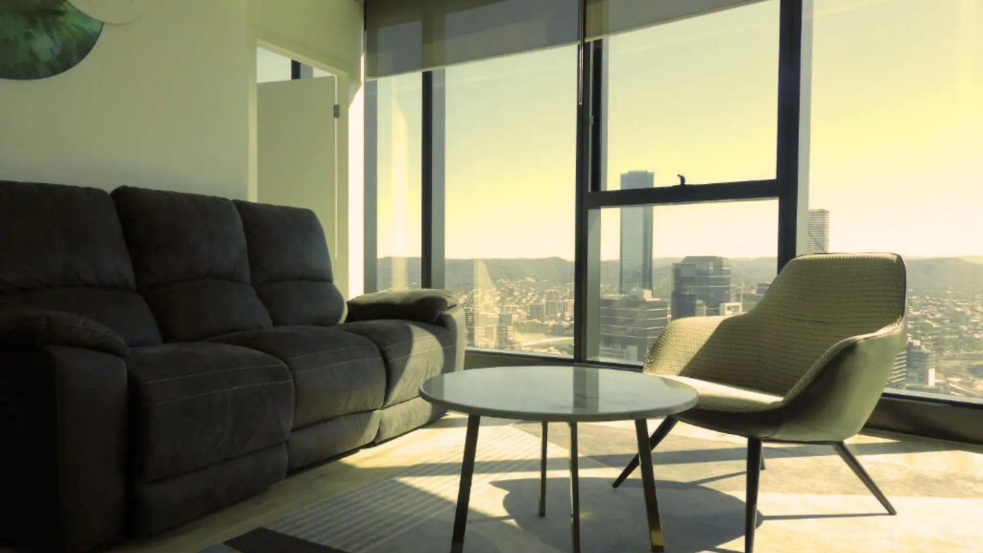 Brisbane Skytower -Sky High- 3 Bedroom Luxury Apartment With 2 Bathrooms